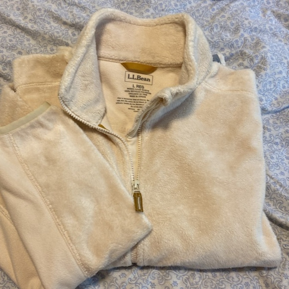 Gorgeous L.L. Bean jacket. Zip front. Zip  pockets. Size L Reg - Picture 5 of 11
